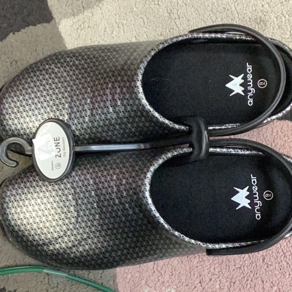 Women’s scrub shoes